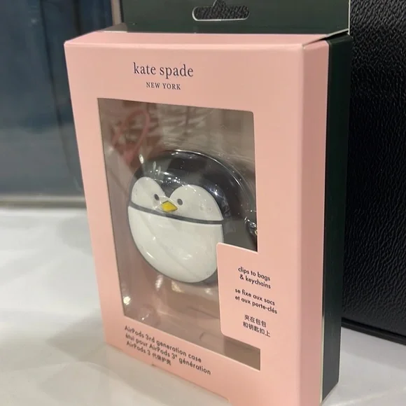 Kate Spade New York Penguin AirPods Silicon Tech Accessorie - Picture 2 of 16